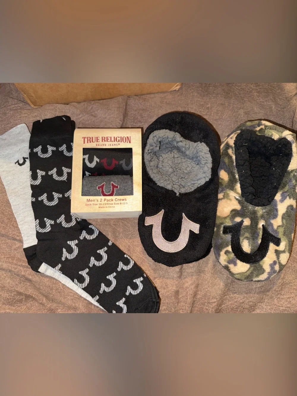 NEW True Religion Black, Gray and Camouflage Men's Sock & Slipper Set